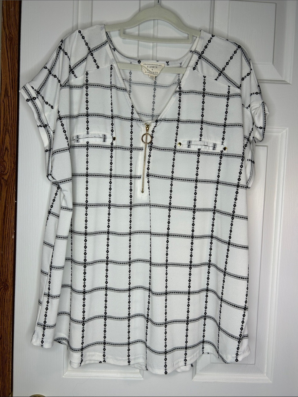 Flower & Feather Lightweight White Windowpane Zip-Front Tunic with Gold Ring